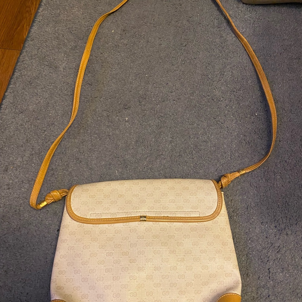 Vintage Gucci Tan Shoulder Bag - Picture 2 of 5